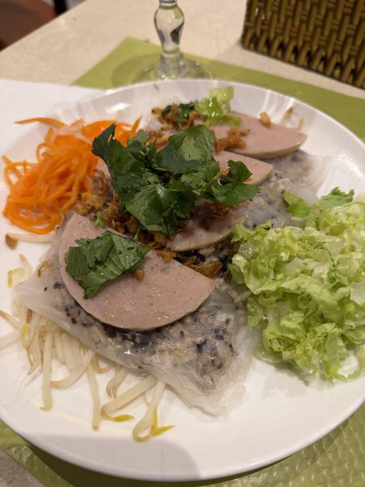 Plat de bánh cuốn Paris