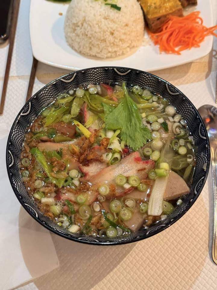 Plat de nouilles asiatique Paris